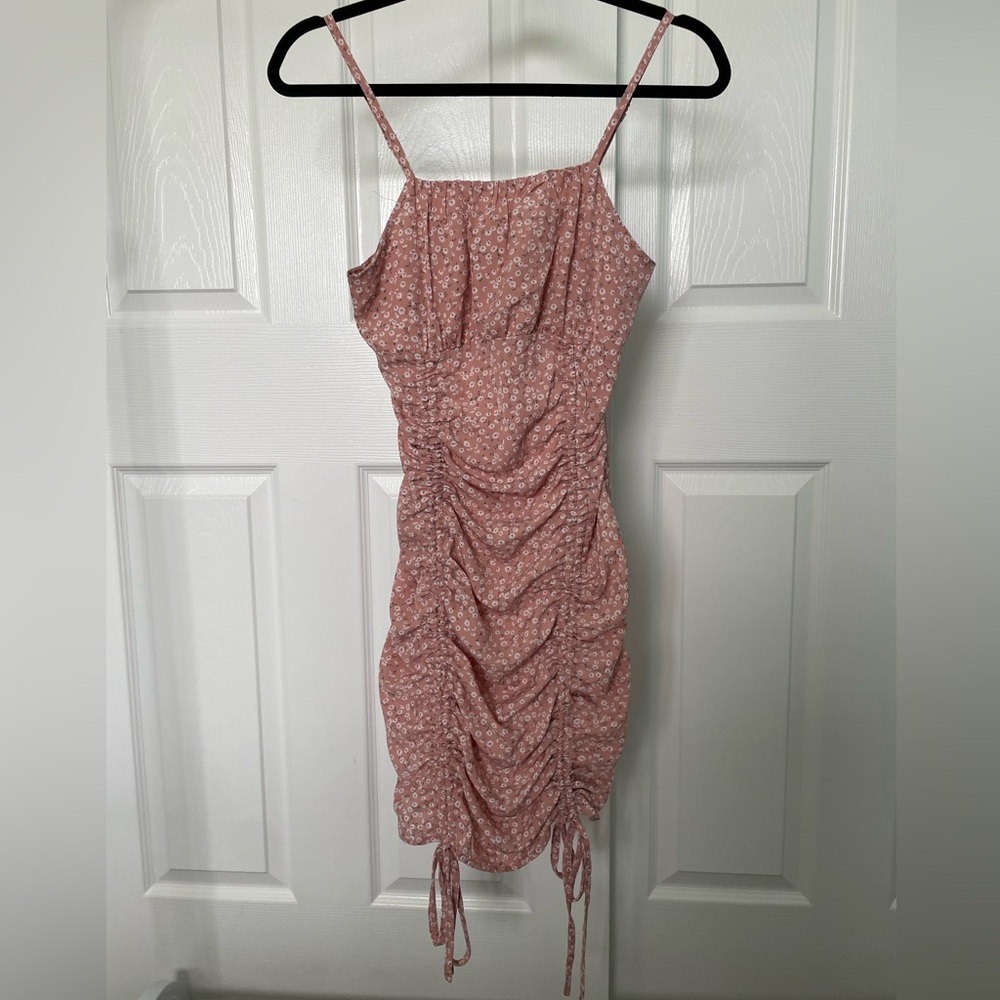 Shein dress with floral pattern and cinching in the front